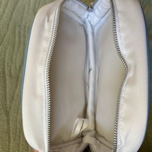 Dolce and Gabbana perfume light blue bag - Picture 3 of 4